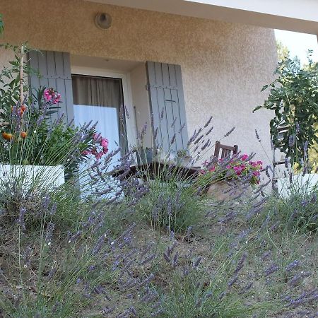 Une Ronce Sous Le Figuier Rousset-les-Vignes Exterior foto